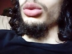 bottom bearded boy, big lips and mouth / gainer fetish