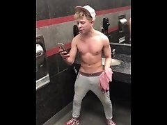 Daniel Hausser "GYM ADVENTURES" singing "You Dont Know Me" shirtless