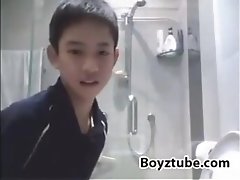 asian jerking in toilet