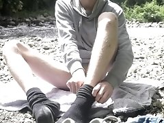 BARELY LEGAL TEEN WANKING & CUMMING AT THE RIVER